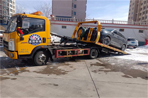 赤壁救援拖车费用怎么算